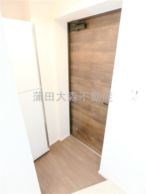 THE ROOM'S ザルームス大森町駅前の玄関