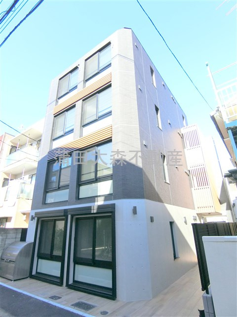 THE ROOM'S ザルームス大森町駅前の外観|2022年11月築RC鉄筋コンクリート造地上4階建て総戸数11戸1ギガの光インターネット無料！京浜急行本線大森町駅近！東京都大田区大森西3丁目オートロック宅配BOX付賃貸マンション