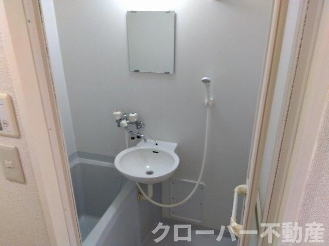 レオパレス楓の浴室