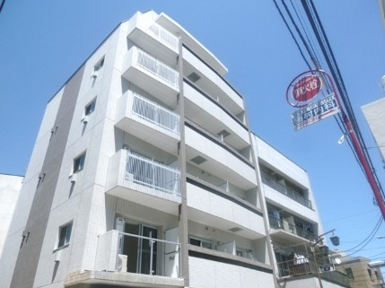 【外観】 | グリーンアベニュー阿佐谷 | 鉄筋コンクリート造のがっちりとした建物。