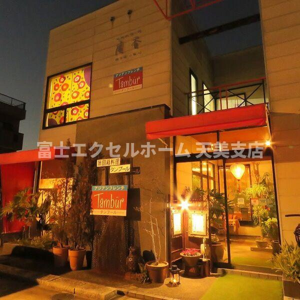 タンブール1階店舗の外観