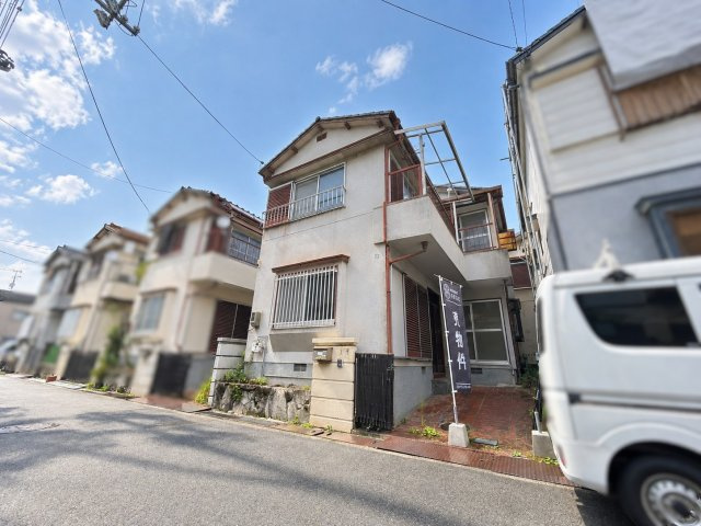 八幡小松の外観