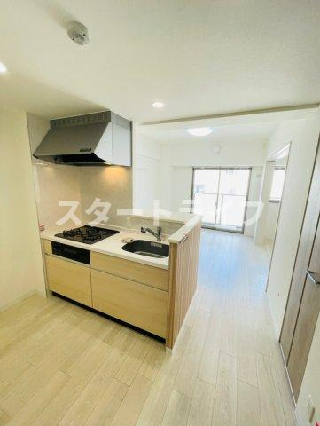 大阪市淀川区東三国６丁目の賃貸マンションの居間・リビング