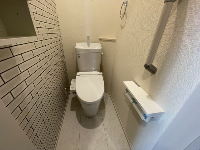 うるま市勝連内間のトイレ|※建築中の為参考写真を使用しています。