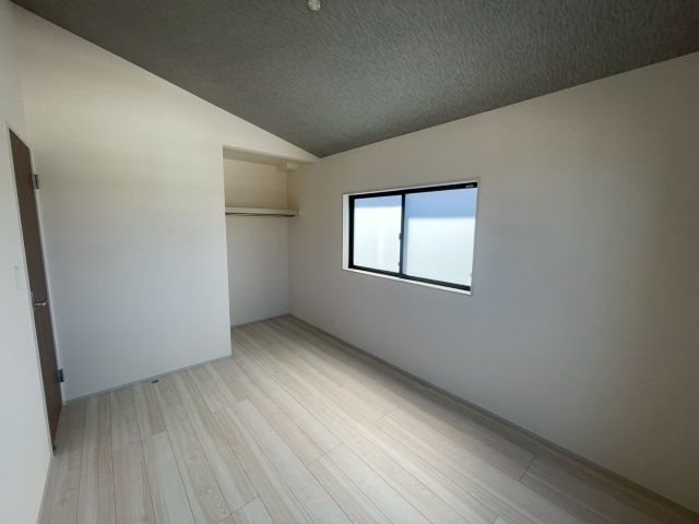 うるま市勝連内間の洋室|※建築中の為参考写真を使用しています。