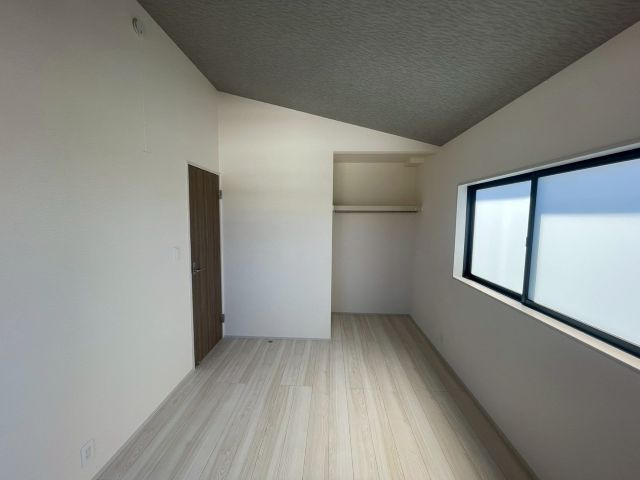 うるま市勝連内間の洋室|※建築中の為参考写真を使用しています。