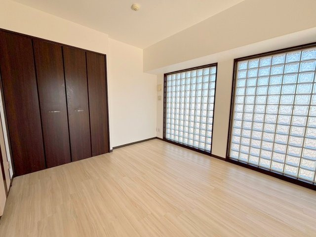 アーバンフラッツ西中島の寝室