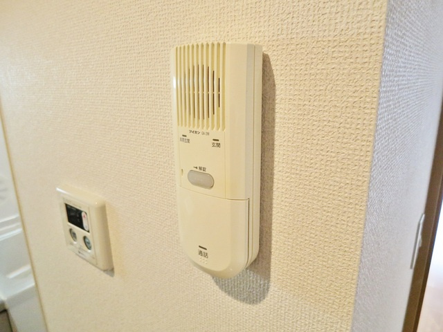 リトルズ篠崎のセキュリティ|オートロック完備。