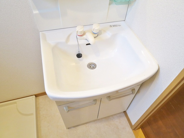 リトルズ篠崎の洗面所|嬉しい独立洗面台！