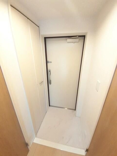 ウイステリア関口の玄関