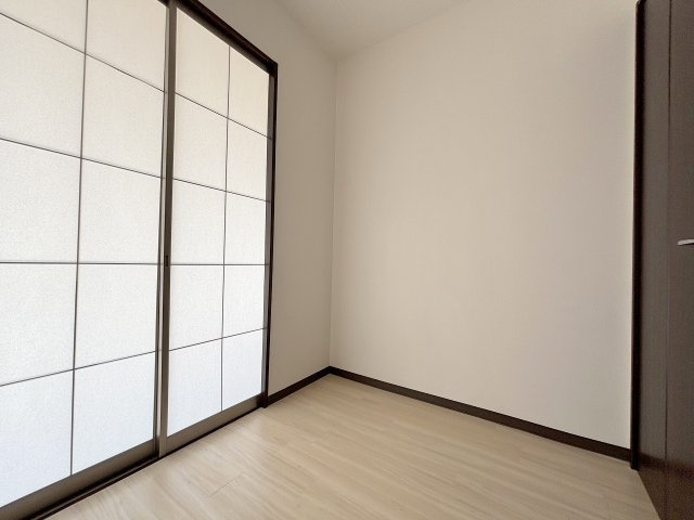 アーバンフラッツ西中島の洋室