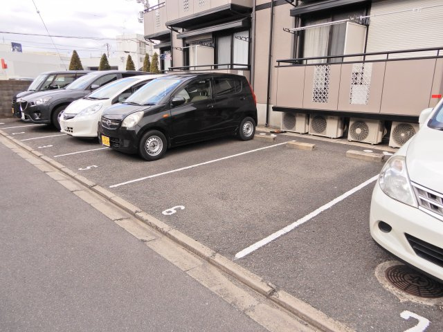 タウンコート城西の駐車場