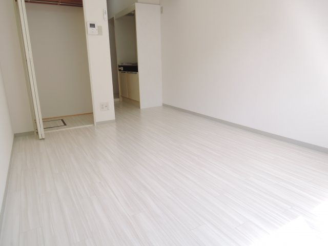 タウンコート城西の洋室