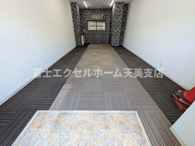 エイト富田林の玄関