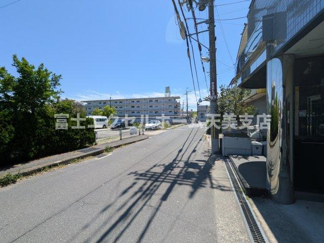 エイト富田林の周辺