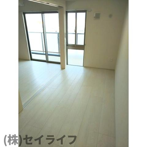 フェリシア宮町の居間・リビング