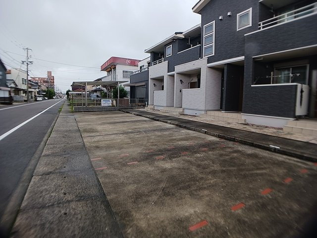 ノアズ　アークの駐車場|カースペースがあります