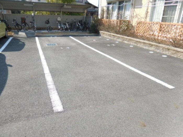 グランドール塩津　Ｂの駐車場