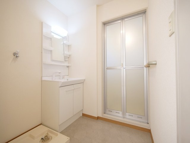 グリーンハイツ福富A棟の独立洗面台|※写真は別の部屋のものです。