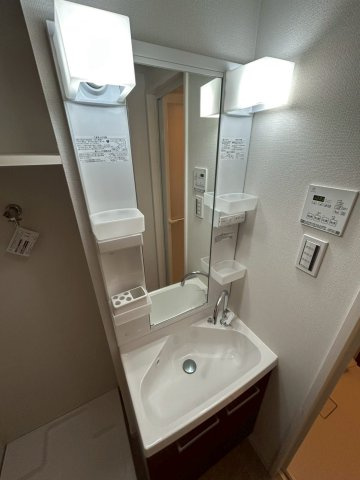 クレヴィスタ阪東橋の洗面所