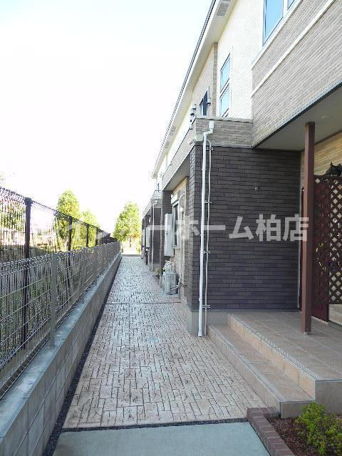 特典：仲介手数料が50％OFFです‼のエントランス|ゆとりのあるエントランスです