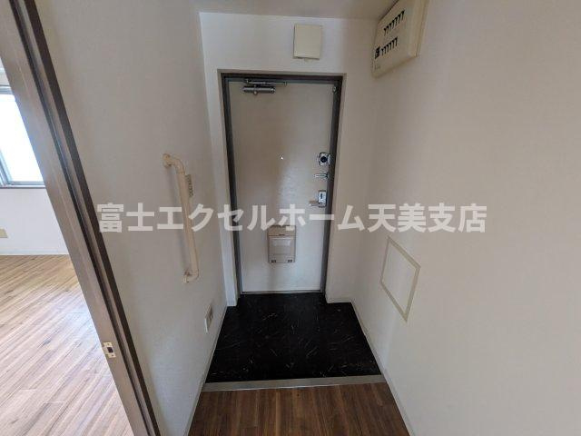 ウエストインヒルズの玄関