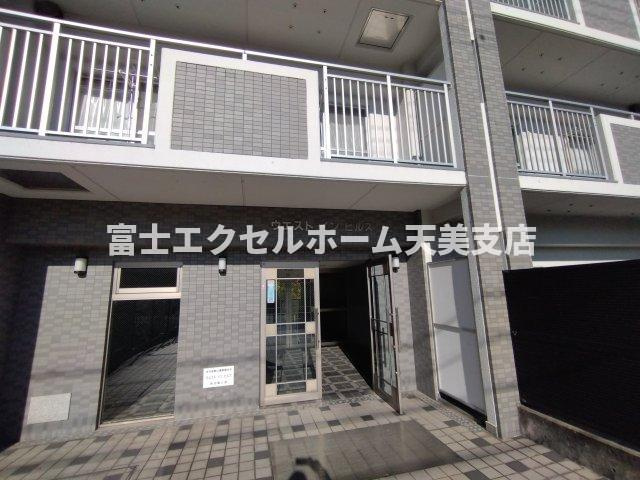 ウエストインヒルズのエントランス
