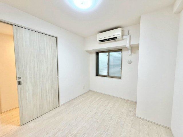 大阪ベイレジデンスの洋室|【ペット飼育可能】大切なペットと暮らす癒しの住まいになりますね！