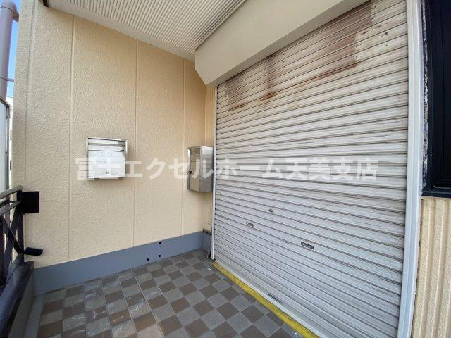 日置荘西町4丁テナントビルのエントランス