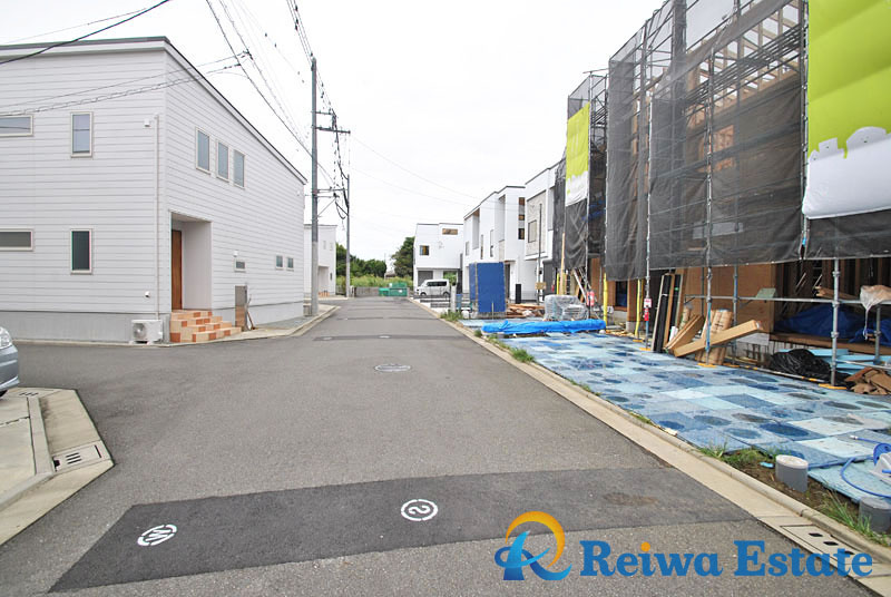 新築戸建　茅ヶ崎市中島の前面道路含む現地写真