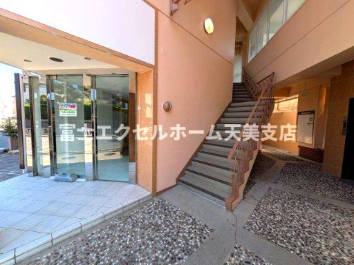 新栄プロパティー白鳥のエントランス