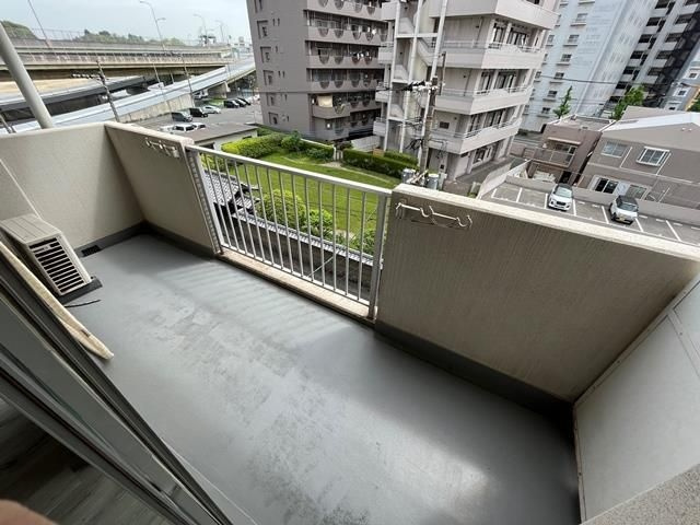 リヴィエール下到津のバルコニー