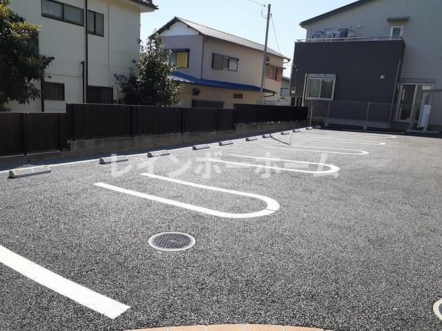 カルム・コリーヌの駐車場