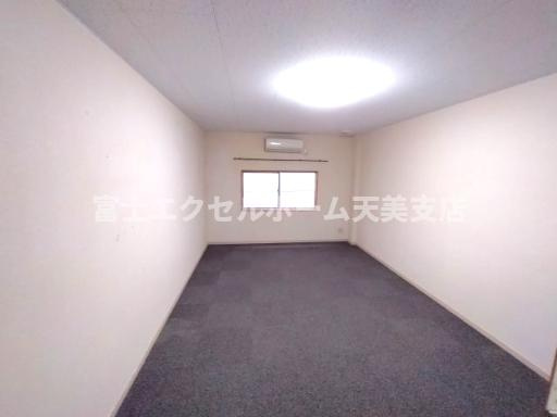 深井沢町倉庫（店舗付・事務所付）の洋室