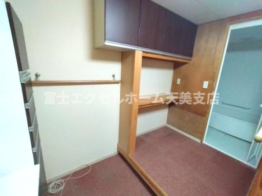 深井沢町倉庫（店舗付・事務所付）の内装
