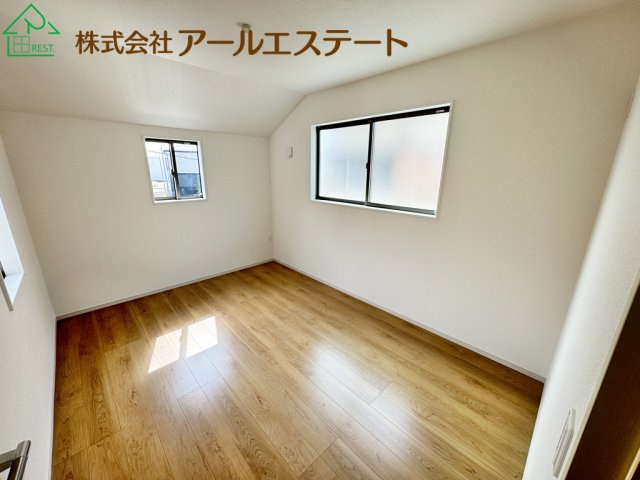 加古川市加古川町溝之口　　JR「加古川駅」徒歩13分の洋室