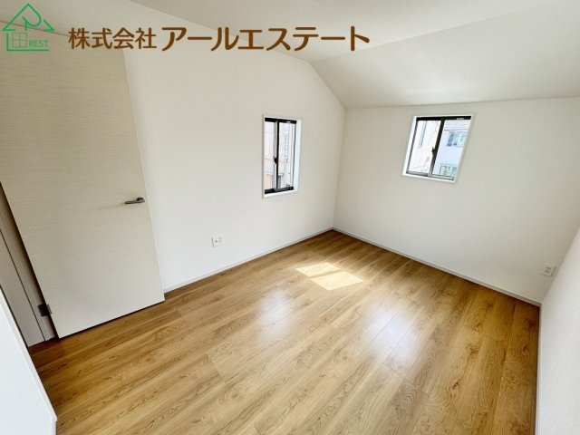 加古川市加古川町溝之口　　JR「加古川駅」徒歩13分の洋室