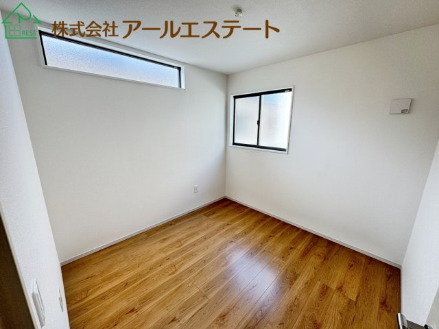 加古川市加古川町溝之口　　JR「加古川駅」徒歩13分の洋室