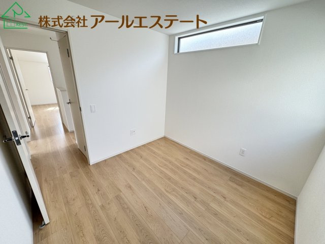 加古川市加古川町溝之口　　JR「加古川駅」徒歩13分の洋室