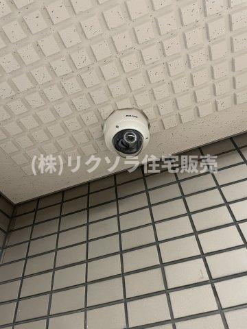 オークヒルズ香里五番館の防犯設備|防犯カメラ
■物件内覧・資金計画相談・住宅ローン相談、リフォーム相談、お問合せ受付中■
※当日・翌日のご内覧、ご相談はお電話でのお問合せがスムーズです！