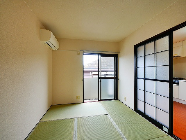 ハイツ光の洗面所|明るい洗面所です