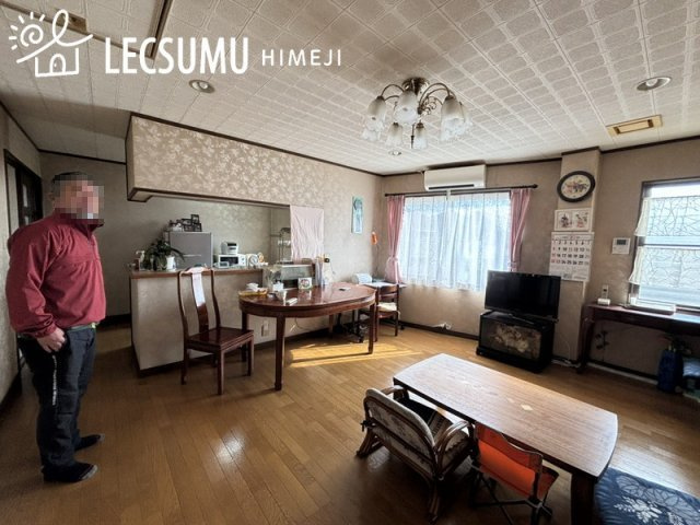 姫路市辻井1丁目/中古戸建の居間・リビング