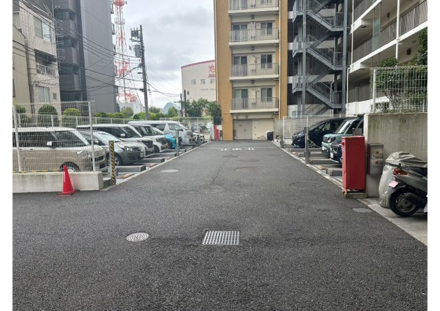 プラウド錦糸公園の駐車場