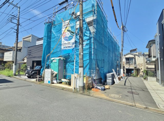 朝霞市本町1丁目 限定1棟の外観|南×東×北の三方角地で開放感溢れ陽当り・風通し良好です
只今一生懸命建築中です♪♪
ご見学は可能ですのでお気軽にお問い合わせください