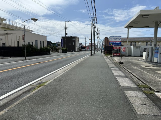 浜松市中央区泉3丁目土地の前面道路含む現地写真|☆前面道路を南に向かって撮影♪