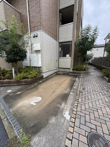 【駐車場】