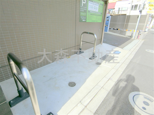 コンシェリア大森withのその他共用部分|バイク置き場2台　空き状況等詳細はお問合せ下さい。