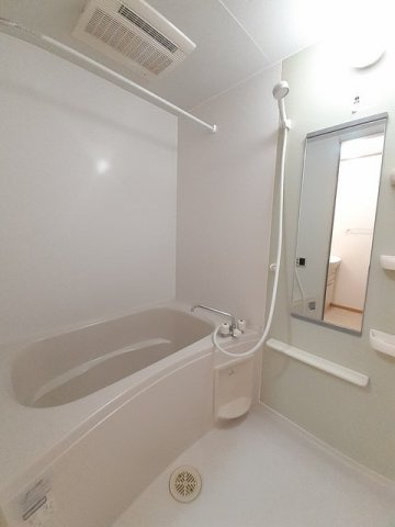 コンパクトで使いやすいお風呂です
