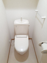 コンパクトで使いやすいトイレです