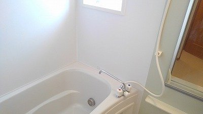 日々の疲れを癒すお風呂付です